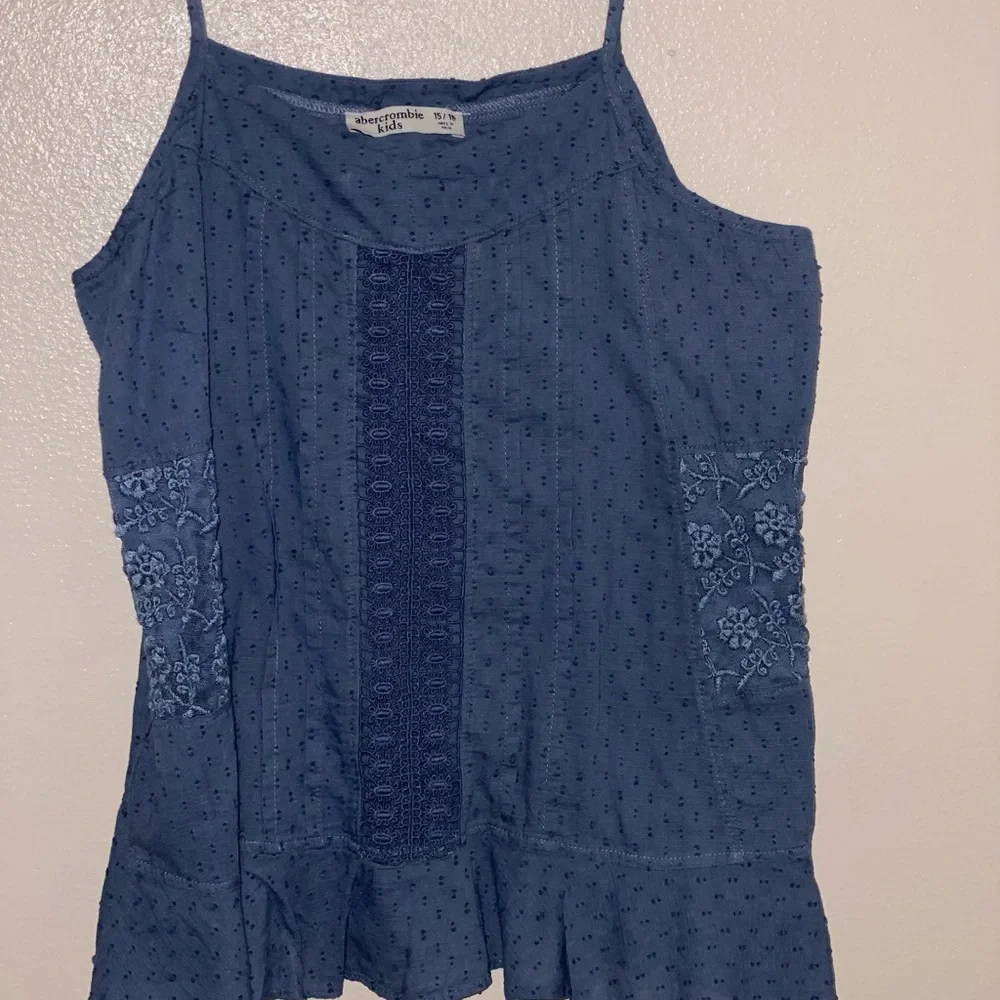 cute tank top 💙 - Picture 1 of 4
